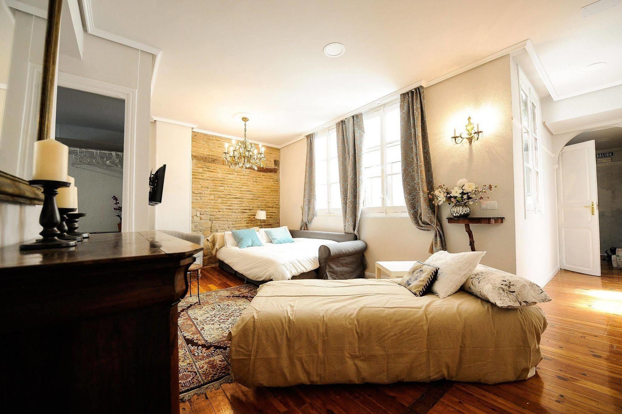 Heart Of Pamplona Apartments II By Clabao Экстерьер фото